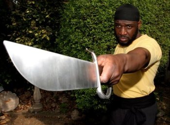 Sifu Garry McKenzie Demonstrates Baat Jaarm Dou Faat