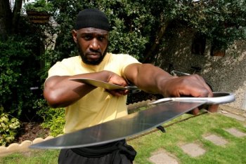 Sifu Garry McKenzie Demonstrates Baat Jaarm Dou Faat